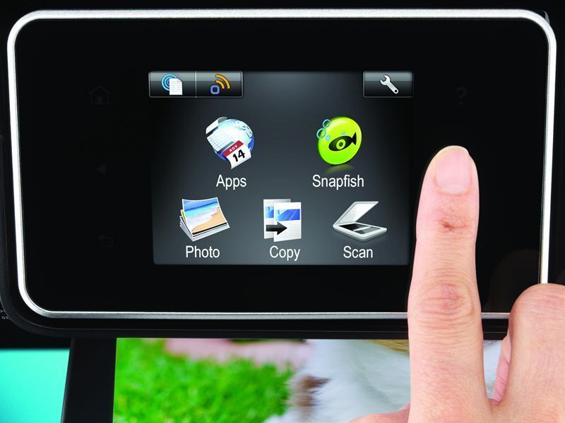 Über das acht Zentimeter große Bedienfeld des Touchsmart-Panels lassen sich Apps und Funktionen wählen. (Archiv: Vogel Business Media)
