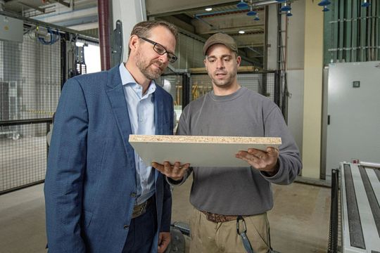 Philipp Koecke (links) ist Prokurist bei deinSchrank.de.(Quelle:  deinSchrank.de)