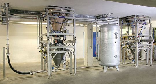 Dichtstromförderanlagen von Daxner reichen von Standardlösungen bis hin zu kundenspezifischen, auf das Produkt abgestimmten Systemlösungen.(Bild:  Daxner GmbH)