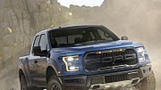 Der Ford F-150 Raptor soll soll mächtig Staub aufwirbeln. Marktstart: Herbst 2016. (Foto: Ford)