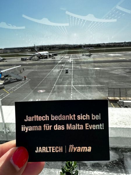 Danke an das iiyama Team für ein unvergessliches Wochenende und an die Firma Jarltech, die uns die Wartezeit versüsst haben. (Bild: Vogel IT-Medien )