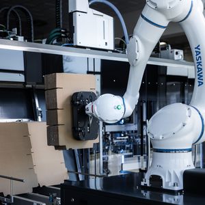 Der HC20DTP bietet eine große Reichweite und erreicht damit auf einer Standard-Euro-Palette jeden Punkt.(Bild:  Somic Verpackungsmaschinen GmbH & Co. KG)