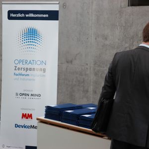 Auftakt zum Fachforum Operation Zerspanung – Implantate und Instrumente.
