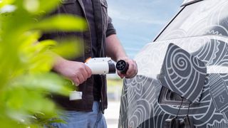 Ladestandards: Die aktuellen Änderungen bei den Ladesteckverbindern in den USA und China erforden Adapter, die NACS und ChaoJi kombinieren. (Bild: ODU)