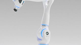 Mit dem kognitiven Robotersystem „MaiRA“ hat Neura Robotics den ersten auf künstlicher Intelligenz basierenden kognitiven Cobot vorgestellt. Das Start-up ist so erfolgreich, dass nun eine 15-Millionen-Euro-Finanzierung des US-Investors Interalpen Partners abgeschlossen wurde. (Bild: Neura Robotics)