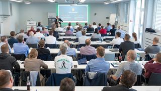 Bei der Spezifikation, Analyse und Umsetzung von Funktionaler Sicherheit bleiben im praktischen Umgang viele Fragen offen. Antworten gab es auf dem 1. SIL-Forum – von SIL-Experten namhafter Unternehmen in Form von Vorträgen, Workshops und natürlich im direkten Gespräch. (J. Untch / Vogel Communications Group)