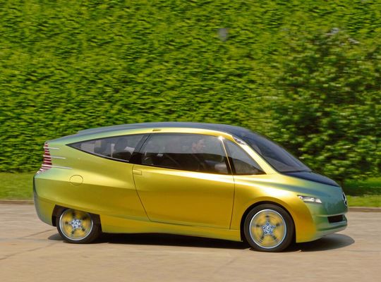 Mit dem Bionic Car wollte Mercedes zeigen, welche Konstruktionsprinzipien der Natur sich auch in die Fahrzeugkonstruktion übernehmen lassen. Mit dem Bionic Car wollte Mercedes zeigen, welche Konstruktionsprinzipien der Natur sich auch in die Fahrzeugkonstruktion übernehmen lassen.
