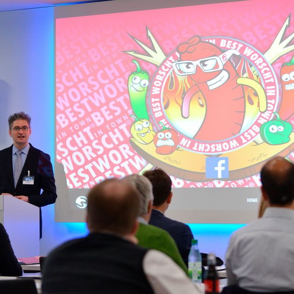 Auf dem Anwenderkongress „Produktion 4.1 - Vom 4.0 Hype zum Handeln“ am 7. November 2017 im Vogel Convention Center Würzburg haben die Teilnehmer gelernt, welche Excellence-Lösungen Industrie 4.0 für die Optimierung von Produktion und Instandhaltung bieten. (Vogel Business Media)