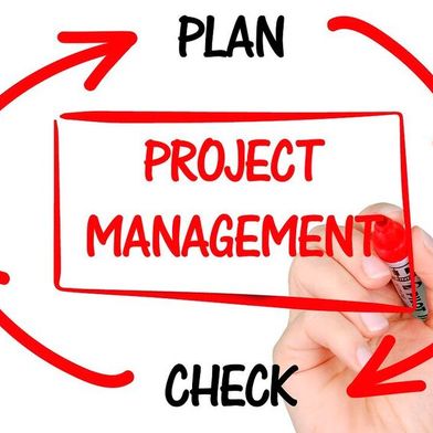 De nombreux corps de métier nécessitent une collaboration étroite : une gestion de projet structurée facilite la coordination pendant l'exploitation. (Image :Sous licence libre / Pixabay)