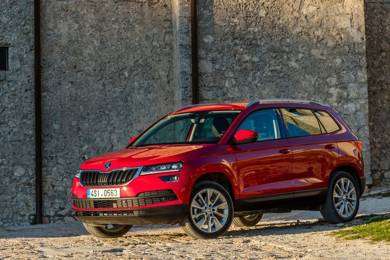 Der Karoq ist 4,82 Meter lang, 1,84 Meter breit und 1,60 Meter hoch, sein Radstand liegt bei 2,63 Metern. (Ampnet)