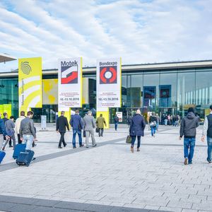 Rund 1000 Aussteller aus 30 Nationen haben sich 2016 für die Teilnahme an der 35. Motek – Internationale Fachmesse für Produktions- und Montageautomatisierung sowie der komplementären Schwestermesse 10. Bondexpo – internationale Fachmesse für Klebtechnologie entschieden.