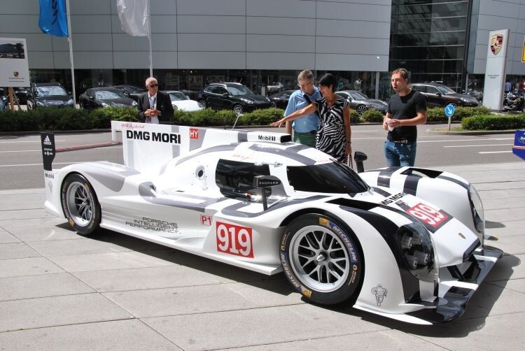 Im Porsche 919 Hybrid steckt jede Menge komplexer Technik. Sie macht den Boliden schnell und vor allem effektiv. 2015 hoffentlich auch zuverlässig. (Foto: Dominsky)