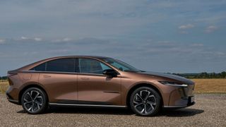 Einige Tausend sehr junger Mazda 6 müssen von den deutschen Servicepartnern überprüft werden.  (Bild: Mazda)