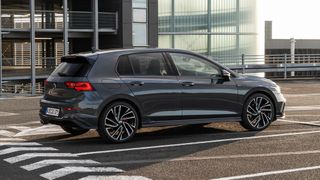 Der VW Golf war auch 2021 mit Abstand das meistverkaufte Auto in Deutschland. Sein Absatz ging im Vergleich zu vorherigen Jahren allerdings deutlich zurück. (Volkswagen)