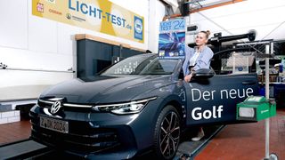 Kim Truckenbrodt wirbt auch 2024 für den Licht-Test – junge Autofahrer spricht sie insbesondere auf Instagram und TikTok an.  (Bild: ProMotor)