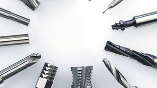 Ein kleiner Ausschnitt aus dem umfangreichen VHM-Fräser-Sortiment von WAWO. Von Reibahlen, Sonderwendeplatten über Drehwerkzeuge, Sonderbohrer bis hin zu Sonderfräsern und Stosswerkzeugen ist alles machbar. (Thomas Entzeroth)