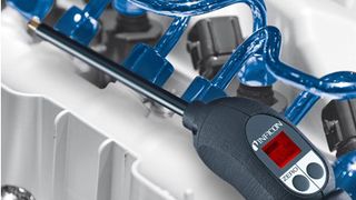 Common_rail_with_Handprobe_klein_quadratisch ()