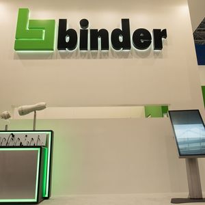 Das Bild zeigt einen Teil des Messestandes auf der diesjährigen Compamed, auf der Binder erstmalig seine Produktpalette präsentiert hat.