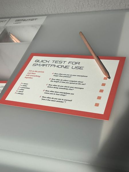 Regelmäßig gilt es auch, sich und den eigenen Medienkonsum zu hinterfragen. (© cm)