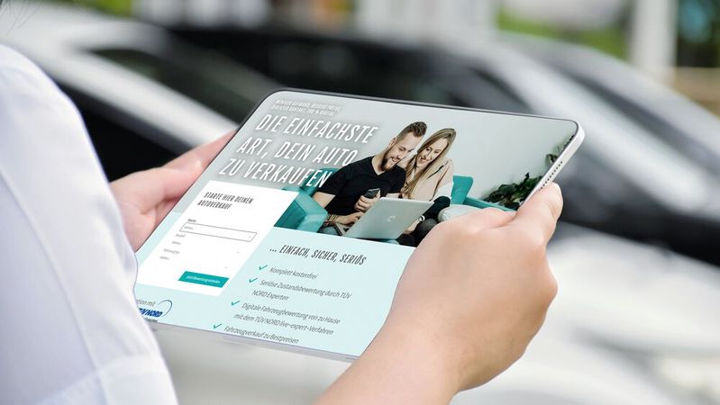 Fahrzeuge über die Ferne in Zahlung nehmen: Das ist einer der Services mit denen der Branchendienstleister Jjimm bei Händlern punkten will. Aber auch unter der Online- adresse „jahreswagen.de“ verfolgt das Unternehmen Pläne im Gebrauchtwagengeschäft.(Bild:  © Sophon_Nawit - stock.adobe.com)