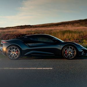Los geht es mit der nahezu vollausgestatteten First Edition bei 94.495 Euro.(Bild:  Lotus)