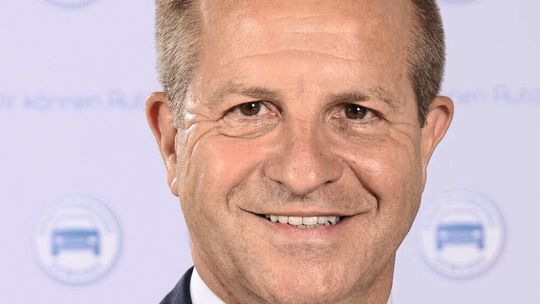 ZDK-Vizepräsident und Sprecher des Fabrikathandels, Thomas Peckruhn, fürchtet weiter sinkende Neuzulassungen für das neue Jahr, auch weil die Aufträge aus 2023 fehlen.(Bild:  Promotor)