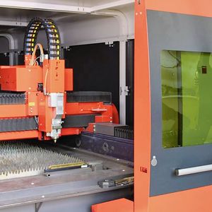 Offene Lasermaschine mit Ansicht Schneidkopf.(Bild:  Stocker)