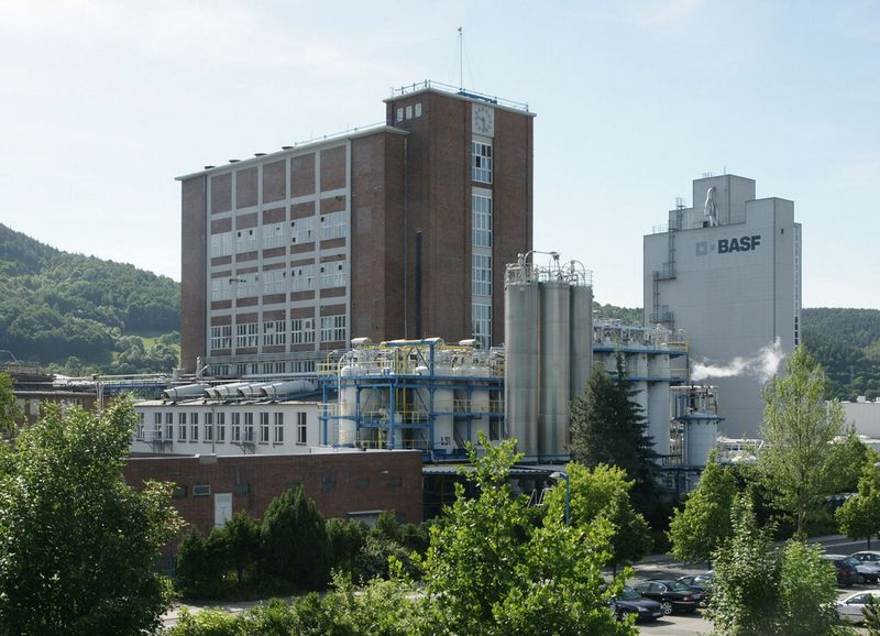 Das BASF-Werk in Rudolstadt benötigt Druckluft zum Transport von Granulaten. (Bild: Aerzener Maschinenfabrik)