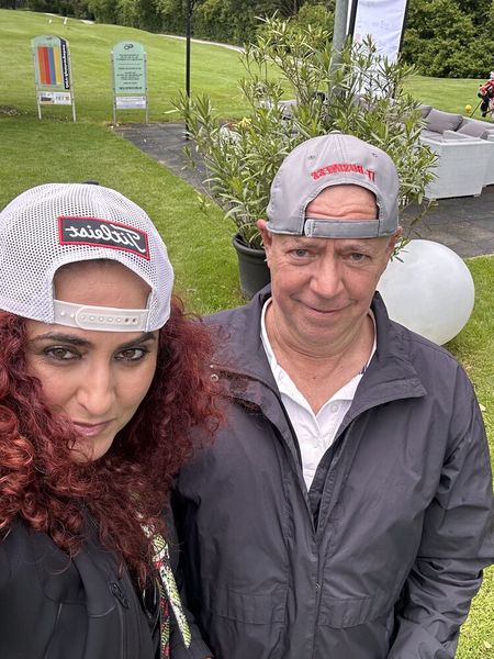 Das nenn ich mal einen echten IT-BUSINESS Fan! So ein Capi hat nicht jeder. (Bild: VOGEL IT-MEDIEN)