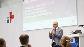 Mit direkter Anbindung ans Messegeschehen verbindet das Medica Labmed Forum aktuelle wissenschaftliche Entwicklungen mit konkreten Fragen der Versorgungspraxis. (Bild: Constanze Tillmann/ Messe Düsseldorf)