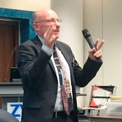 Prof. Ulrich Epple, RWTH Aachen, referierte über das Projekt openAAS – Gemeinsam die Verwaltungsschale gestalten. (Sariana Kunze/elektrotechnik)