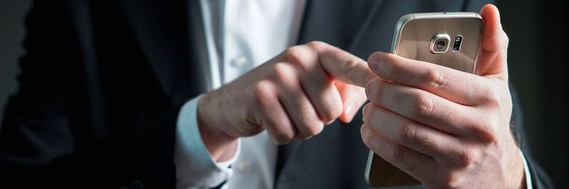 Die elDAS-Verordnung stellt den digitalen Abschluss von Verträgen und anderen Rechtsgeschäften europaweit auf eine rechtlich und technisch sichere Basis. Damit hat die elektronische Signatur in der ganzen EU denselben Status und dieselben Rechtswirkungen wie eine handschriftliche Unterschrift. (Bild:   / CC0)