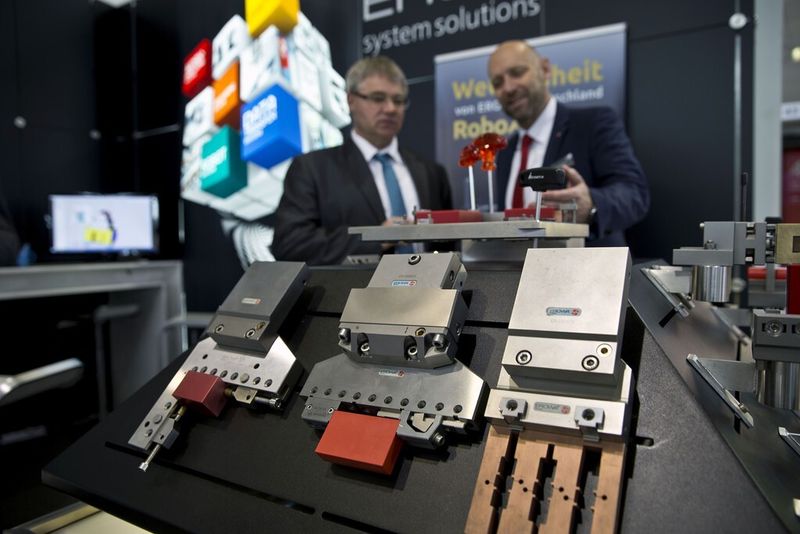 Moulding Expo 2015: Spannwerkzeuge der Fa. Erowa GmbH am Stand 4C42 (Bild: Landesmesse Stuttgart GmbH / Uli Regenscheit)