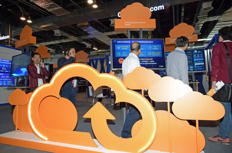 Cloud-Angebote sollen von AI profitieren. Hier der Stand von China Mobile. (Ludger Schmitz / CC BY 3.0)