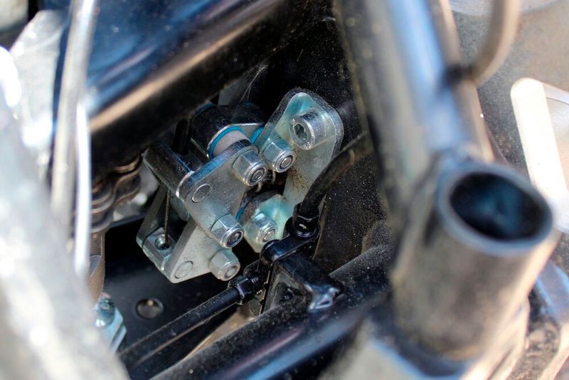 Tilt Lock mit Iglidur Gleitlagern zum Feststellen der Neigetechnik.  (Bild: Igus)