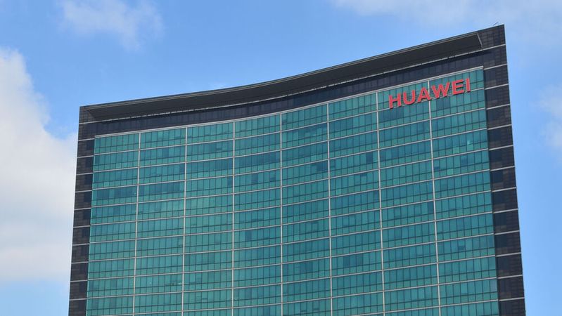 Huawei-Firmenhauptsitz in Shenzhen, China. Wie die Nachrichtenagentur Bloomberg unter Verweis auf mit der Angelegenheit betraute Quellen berichtet, hat Qualcomm unter anderen die Technologie für Huaweis Logicfolding-Fertigungsprinzip lizensiert.(Bild:   / CC0)