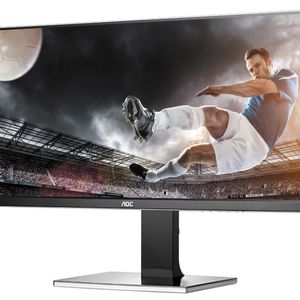 Ganz nah am Spiel: Der 34-Zöller U3477PQU von AOC stellt auf seinem 12:9-IPS-Panel mit 3.440 x 1.440 Bildpunkten eine superhohe Auflösung dar.
