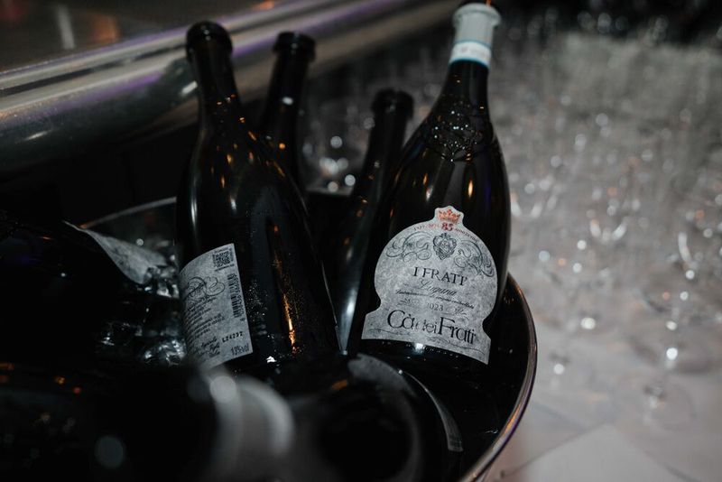 Noch liegt genügend Wein auf Eis, ... (Bild: Manuel Emme Fotografie)