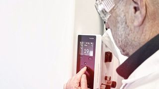 Die neuen Integral P Prozessthermostate erweitern den Temperaturbereich von brennbaren Wärmeträgern und ermöglichen Anwendungen unter realitätsnahen Bedingungen und günstigen Betriebskosten.  (Lauda)