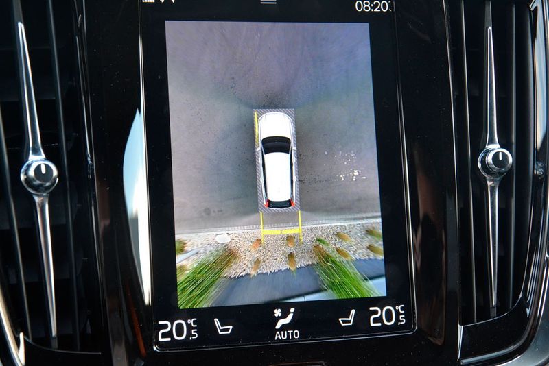 Rückwärts und vorwärts einparken ist dank ... (Michel / »kfz-betrieb«)