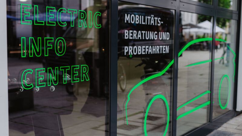 Das Kick-off-Event fand im Osnabrücker City-Store der Wellergruppe statt. (Bild: K. Steinkamp)