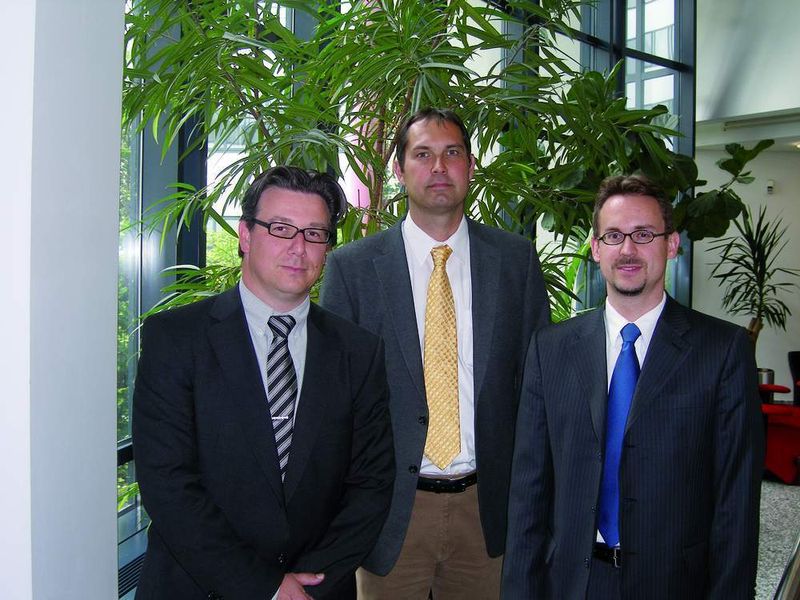 Die Kleberexperten von DOW Automotive: (v. li.) Marc van de Biggelar (Market Manager), Dr. Andreas Lutz (Product Development), Markus Weiss (Market Manager) (Archiv: Vogel Business Media)