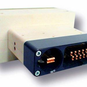 Prüfkontaktierungen müssen auch in schwierigen Anwendungen präzise Ergebnisse liefern. Um das zu gewährleisten, bietet Tekon Prüftechnik beispielsweise eine schwimmende Lagerung für Kontaktfelder, um kleine Abweichungen in Position und Bewegung der Prüflinge auszugleichen.