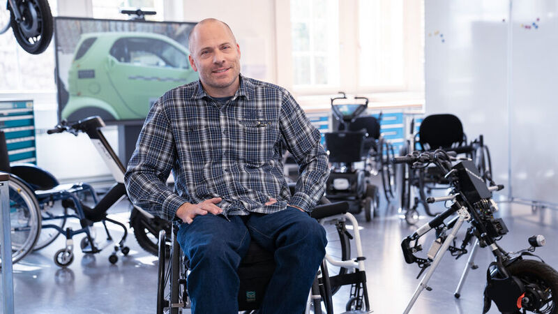 Sebastian Tobler, Professor für Fahrzeugbau, leitet das neue SCI-Mobility-Labor. (Berner Fachhochschule)