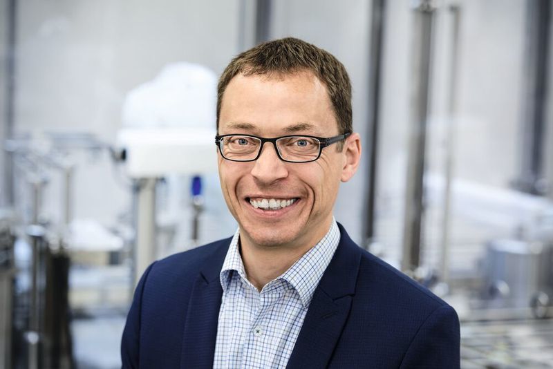 Patrik Thoma, Managing Director der Zellwag Pharmtech AG: «Wir müssen immer wieder neue Schnittstellen aneinander anbinden. Dabei kann uns Siemens dank ihrer Erfahrung aus anderen Anwendungen unterstützen.»  (Siemens)