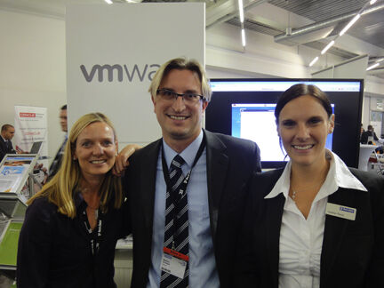 Claudia Eigel und Markus Schober, VMware mit Nadine Roos, Tech Data (r.) (Archiv: Vogel Business Media)