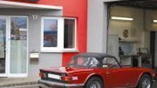 „Einmal H bitte“: Triumph TR6 beim KÜS-Partner „Kuba“ zur H-Kennzeichen-Abnahme.  (Foto: Dominsky)