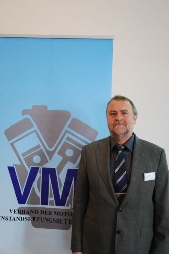 Claus Gräbsch führte durch die Veranstaltung. (Foto: Holz)