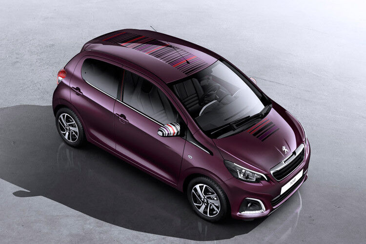 Konnte beim Vorgänger mehr oder weniger nur die Lackfarbe gewählt werden, stehen nun auch unterschiedliche Karosserie-Beklebungen und verschiedenfarbige Spiegelkappen zur Wahl. (Foto: Peugeot)