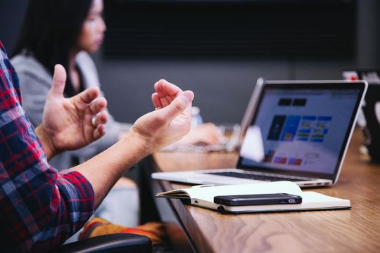 Es wird höchste Zeit auch digitale Präsentationen meistern zu können. Es wird höchste Zeit auch digitale Präsentationen meistern zu können.